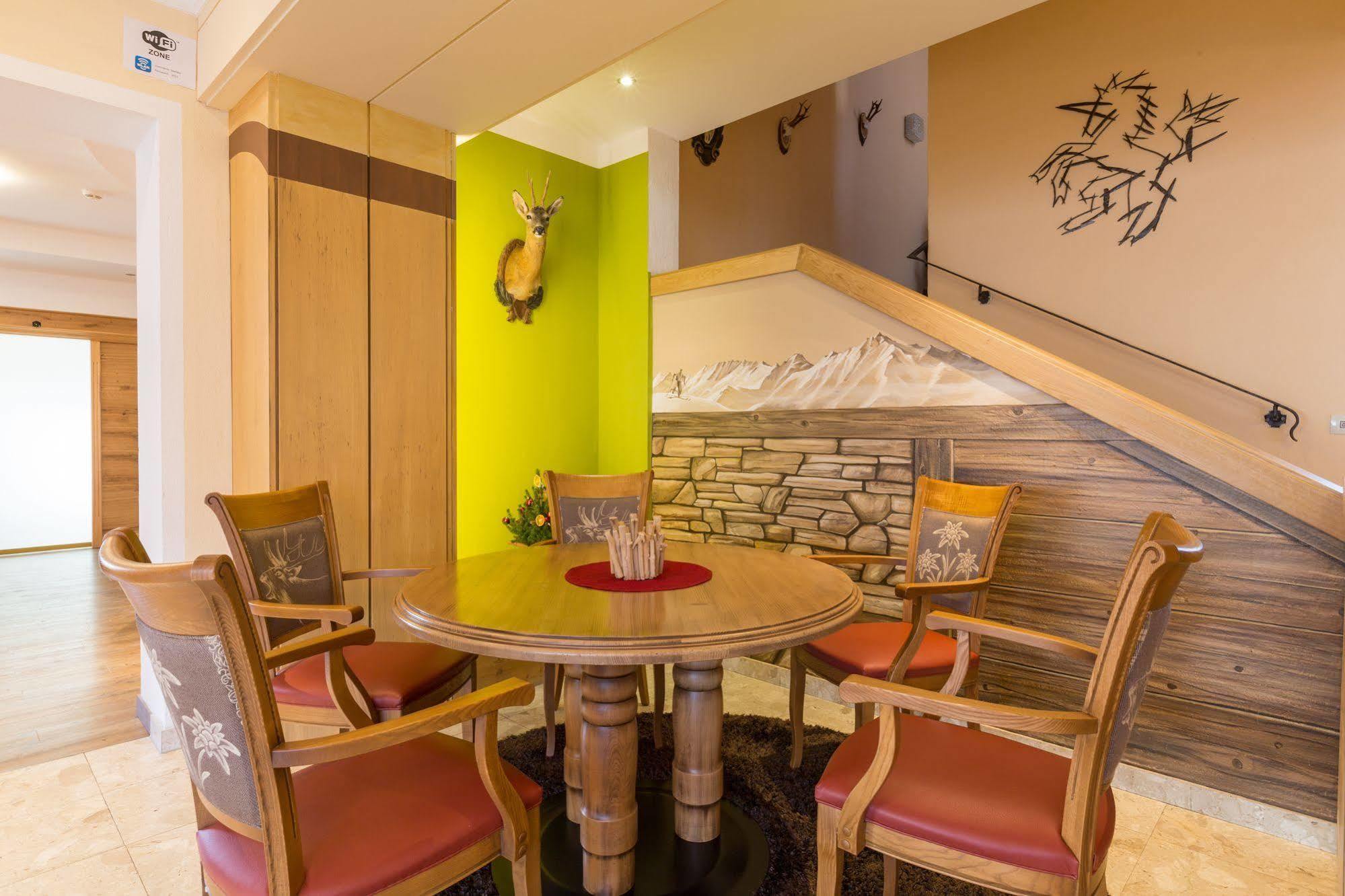 Hotel Schoenegg Seefeld in Tirol Extérieur photo